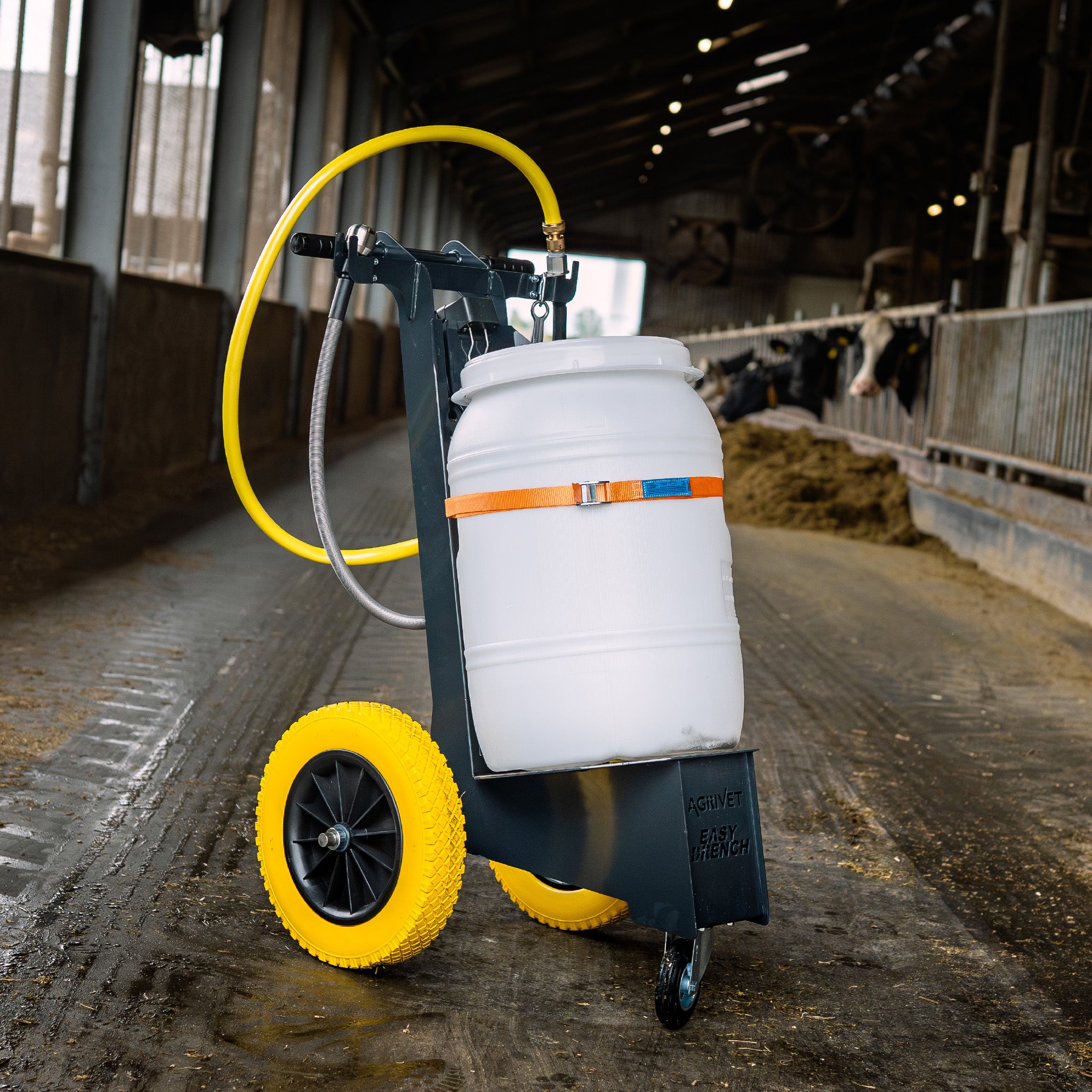 Easy Drench Sub van Easy Farming, een voedingssubstraat met kruiden en voedingsstoffen voor planten, zichtbaar in de afbeelding.